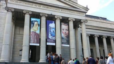 Пушкинский музей в Москве вновь открылся для посетителей