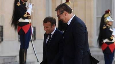 «Было бы смешно утверждать, что Макрон на нашей стороне»: президент Сербии о переговорах с лидером Франции
