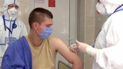 Российская вакцина сформировала у добровольцев иммунитет к COVID-19