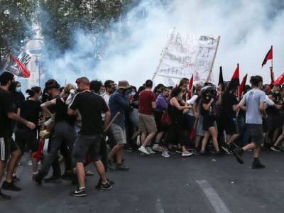 В Афинах произошли столкновения между митингующими и полицией во время акции против закона о демонстрациях