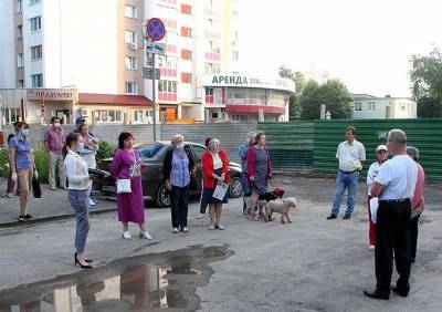 Представители администрации встретились с жителями улицы Фирсова