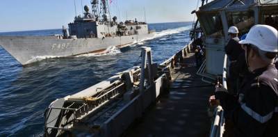 Группа кораблей НАТО держит курс на Черное море