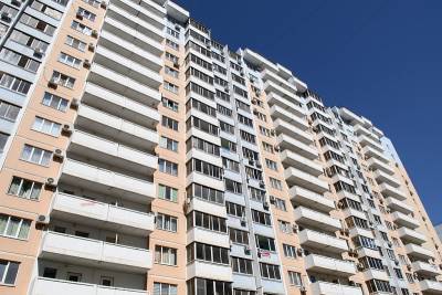 В Краснодаре в новые квартиры начали переселять жильцов аварийного дома по улице Красноармейской, 49