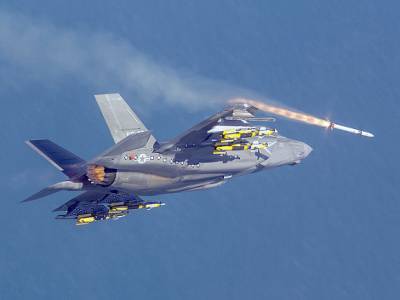 США поддержали военный потенциал Японии продажей ей 105 истребителей F-35