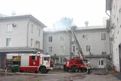 В Чебоксарах ликвидировали крупный пожар в здании НПП «Динамика»