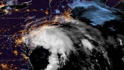 Тропический шторм «Фэй» движется к берегам Новой Англии