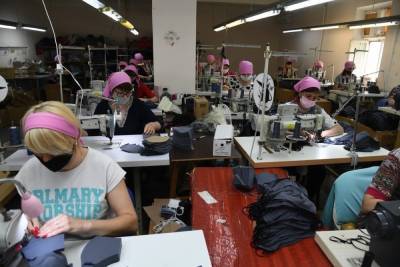 В Волгограде еще три предприятия будут шить защитные маски