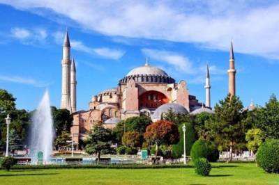 В Турции Софийскому собору предоставили статус мечети