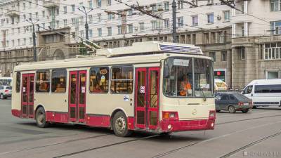 В Челябинске остановили троллейбус из-за приступа у пассажира
