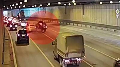 ДТП в московском тоннеле, из-за которого возникла пробка на 3 км, попало на видео