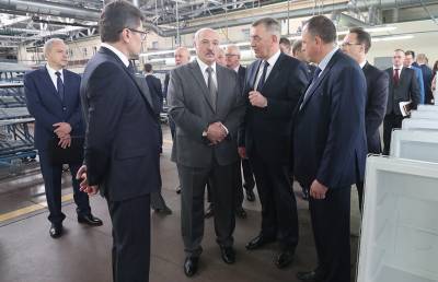 Лукашенко: Свой рынок нужно защищать. Подробности визита Президента на завод «Атлант»