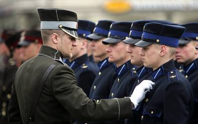 "Вы - гордость Латвии!": латвийская армия празднует 101 год со дня основания