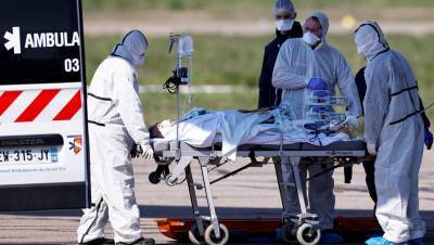 Число жертв коронавируса во Франции превысило 30 тысяч