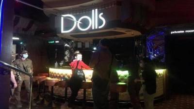 "О масках здесь не слышали": в Киеве закрыли ночной клуб "Dolls" из-за нарушения карантина