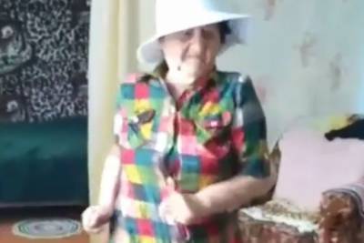 В Бурятии танцующая бабушка встречает свое 91-летие новым танцем