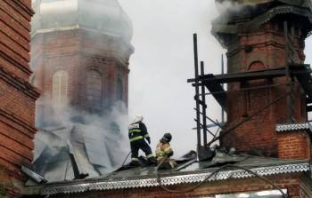 Церковь, сгоревшую в Кич-Городке после удара молнии, восстановят жители