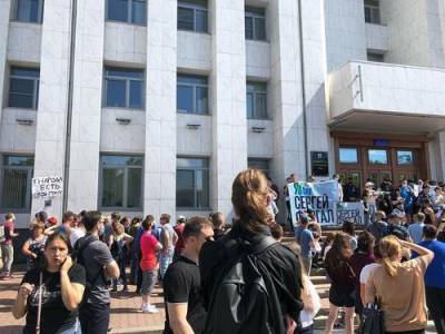30 тысяч человек вышили на митинг в Хабаровске в защиту арестованного губернатора Сергея Фургала