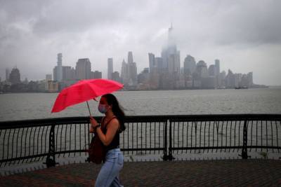 В США шторм «Фэй» ослабел до уровня тропической депрессии