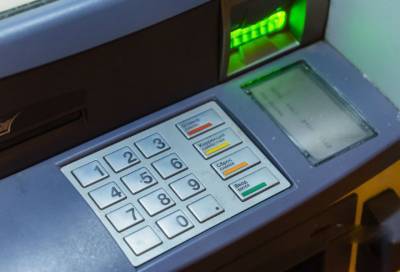 Интуиция и ловкость рук: из банкомата в Петербурге украли почти 10 миллионов рублей