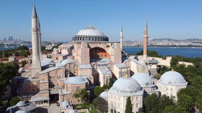 Греция пригрозила Турции санкциями из-за смены статуса собора Святой Софии