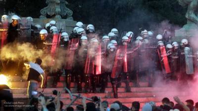 Полицейские Белграда использовали слезоточивый газ при разгоне протестующих