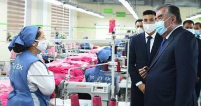 Эмомали Рахмон открыл швейное предприятие и дал старт строительству площади «Истиклол»