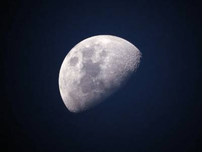NASA хочет собирать лунный реголит для его превращения в кислород