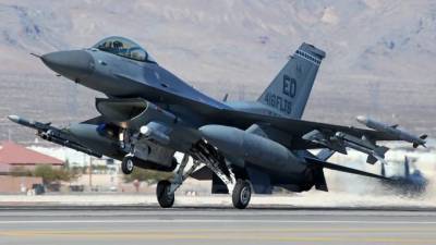 ВВС США заменят часть истребителей F-16 Fighting Falcon беспилотниками