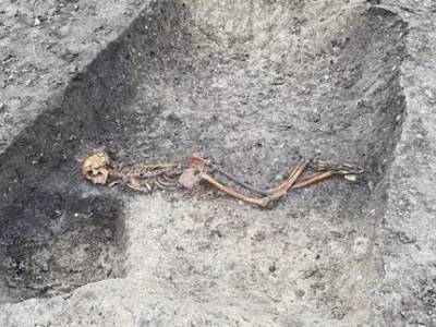 Находка из железного века: британские археологи нашли скелет в необычной позе