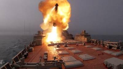 Корабли Северного флота нанесли ракетный удар по условному противнику в Баренцевом море