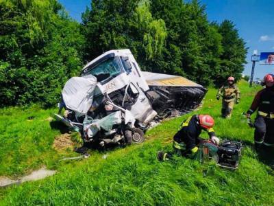 На Львовщине в крупном ДТП с бетономешалкой и грузовиком Roshen погиб человек