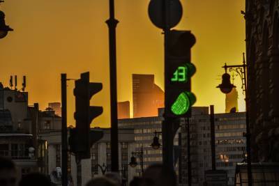 «Танцующий» светофор установили в центре Москвы