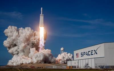 SpaceX перенесла запуск на орбиту ракеты-носителя Falcon 9