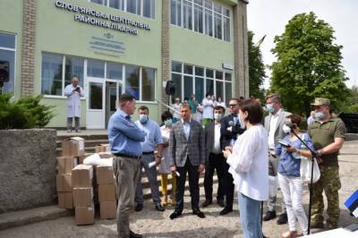 Послы четырех государств ЕС передали на Донбасс гуманитарную помощь
