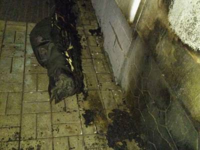 Во двор жилого дома в Харькове бросили бутылку с зажигательной смесью