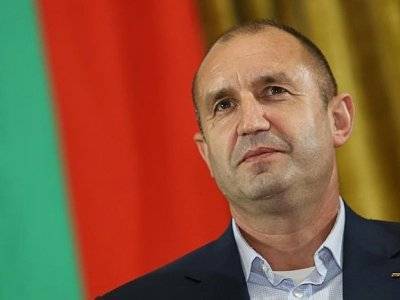 Президент Болгарии обратился к нации, призвав к отставке правительства и главного прокурора страны
