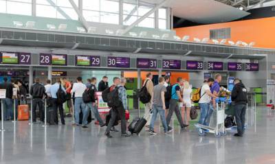 В аэропортах Киева и Львова пассажирам будут делать ПЦР-тесты