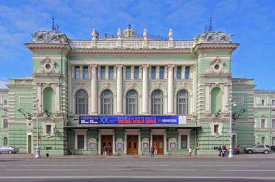 Труппа Мариинского театра была создана 237 лет назад