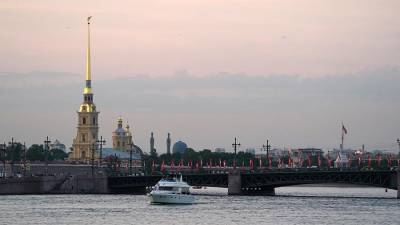 В Петербурге отменили разведение мостов в ночь на 12 июля