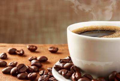 Врач-терапевт рассказала об опасности употребления кофе в жару