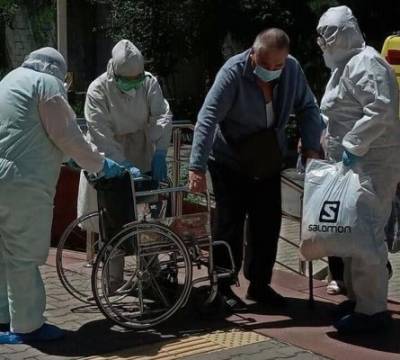 В Казахстане волонтеры будут проверять наличие лекарств в больницах