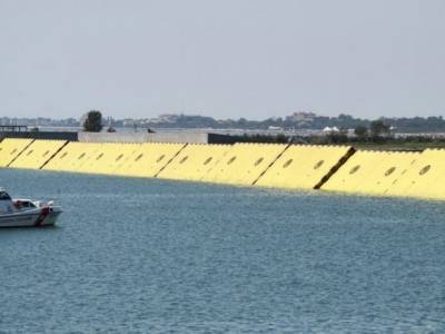 В Венеции впервые провели тест шлюзов для защиты от наводнений