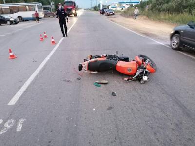 В Екатеринбурге Mercedes сбил двух мотоциклистов, один погиб