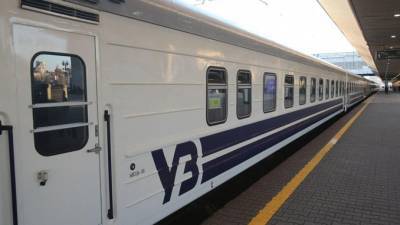 "Укрзализныця" возобновляет движение поездов на 38 пригородных маршрутах