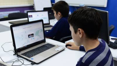 На компьютерах в школах России установят систему блокировки опасного контента