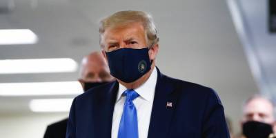 Трамп надел защитную маску – впервые публично за период пандемии: фото и видео