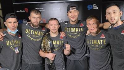 Российский боец Ян поблагодарил свою команду после завоевания титула UFC