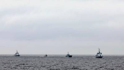 В Финском заливе боевые корабли и катера приняли участие в репетиции парада