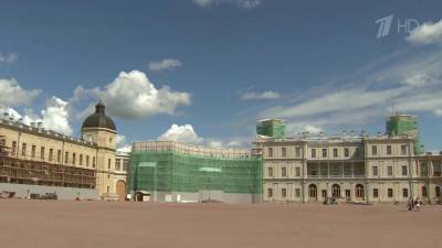 Архитектурную спецоперацию проводят реставраторы по восстановлению облика Гатчинского дворца - 1tv.ru