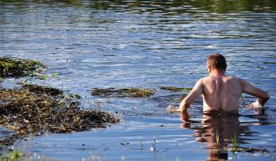 В Астраханской области обнаружили тело утонувшего в реке мужчины
